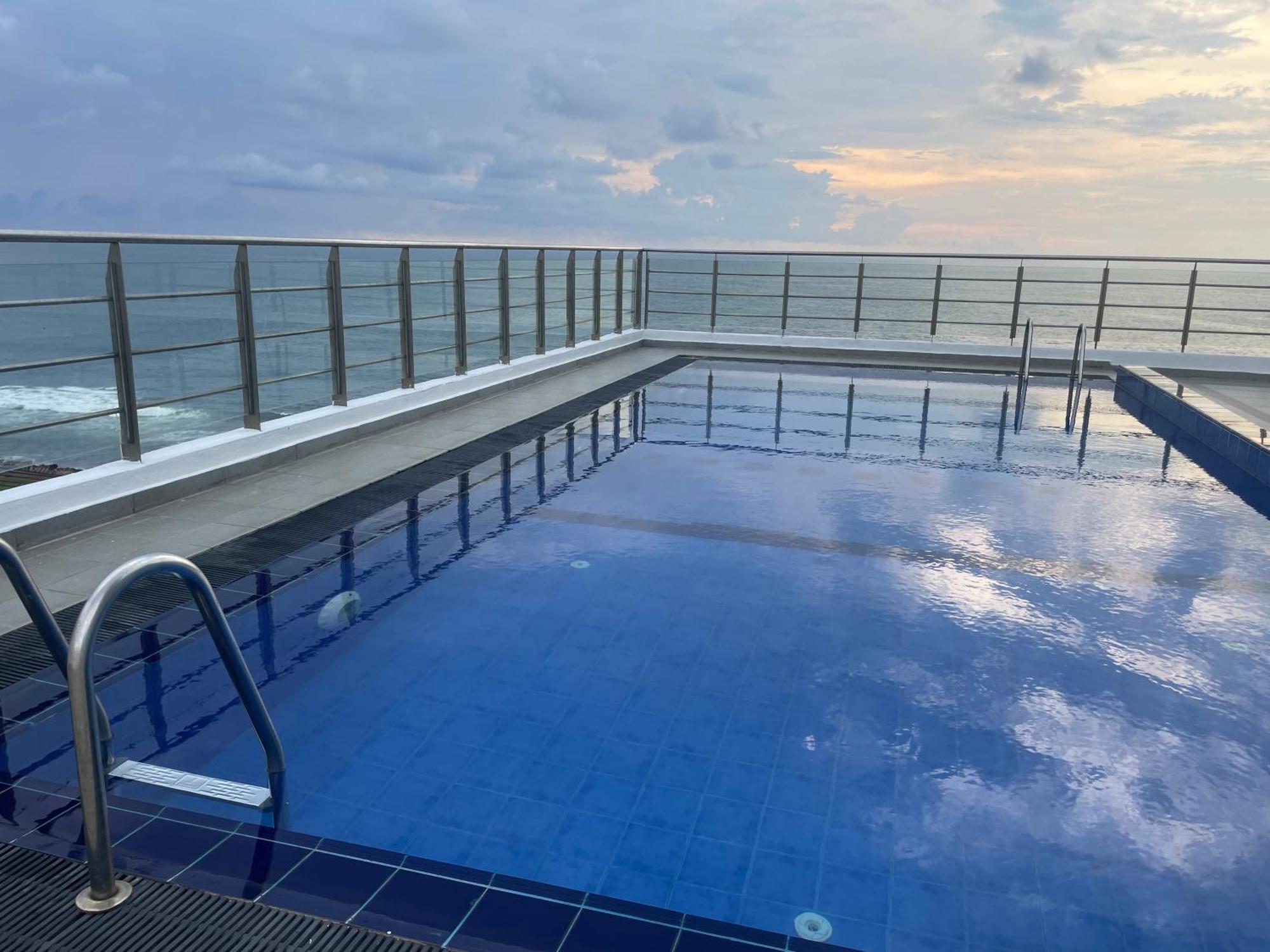 Spectacular Sea View 3 Bedrooms Apartment Коломбо Экстерьер фото